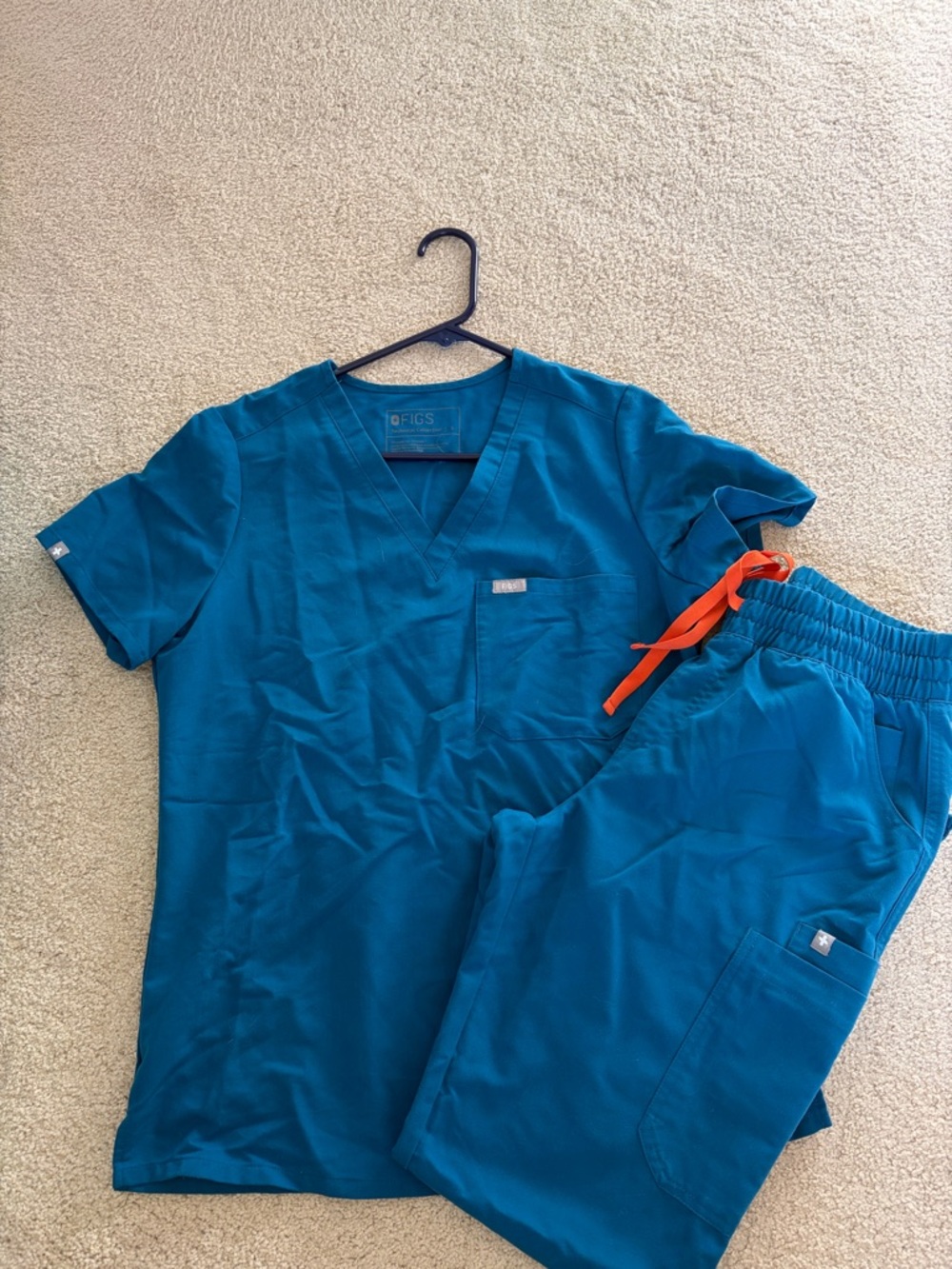 FIGS Women’s limited edition Alpine blue Scrub Set with Orange Drawstring